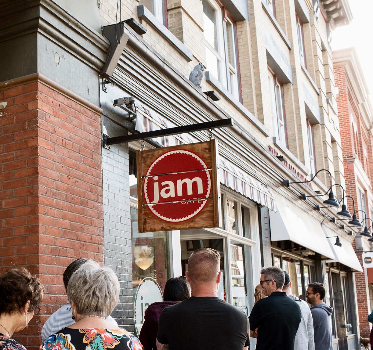 Jam Cafe Victoria Exterior Lineup